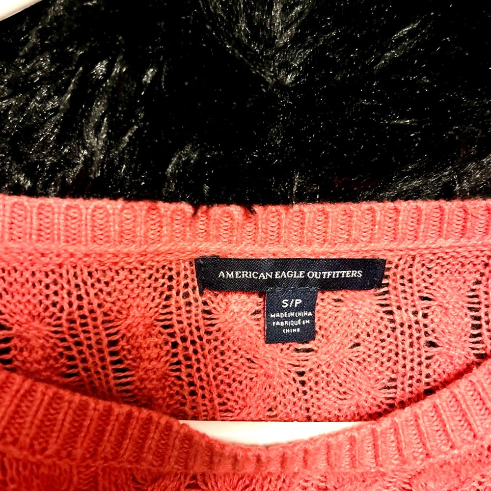 American Eagle Size Small Coral Sweater